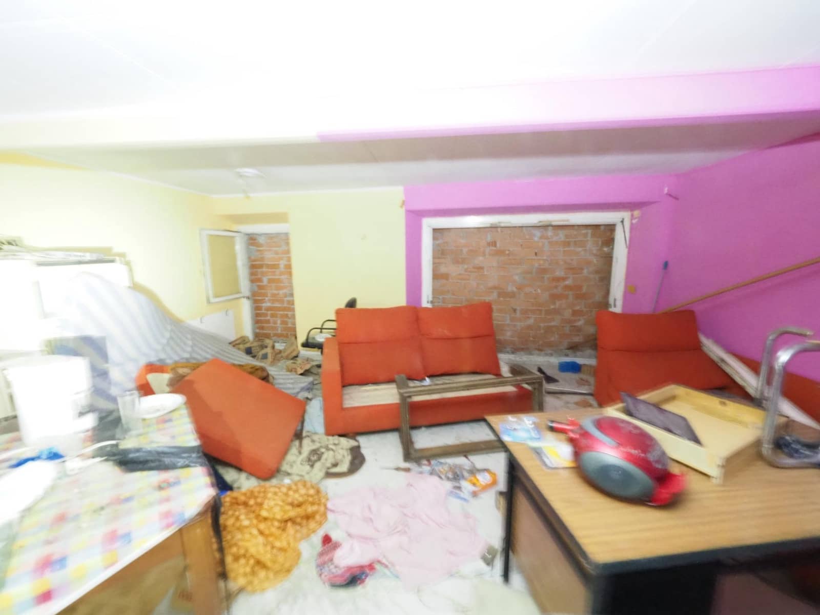 3 bedroom Flat for sale in Manresa - € 33,000 (Ref: 9936372)