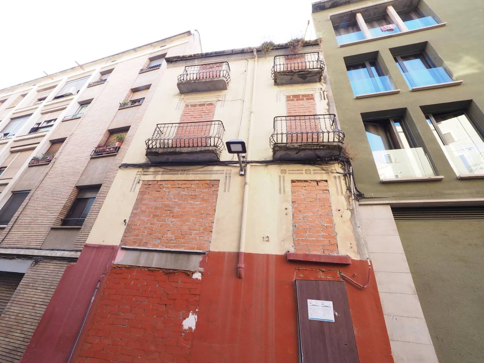 3 bedroom Flat for sale in Manresa - € 33,000 (Ref: 9936372)