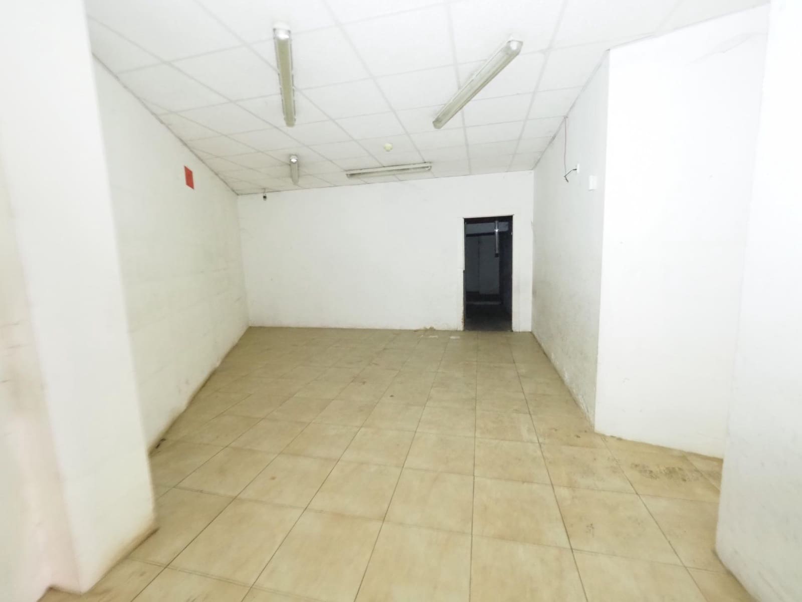 Commercial for sale in Manresa - € 151,000 (Ref: 9936373)
