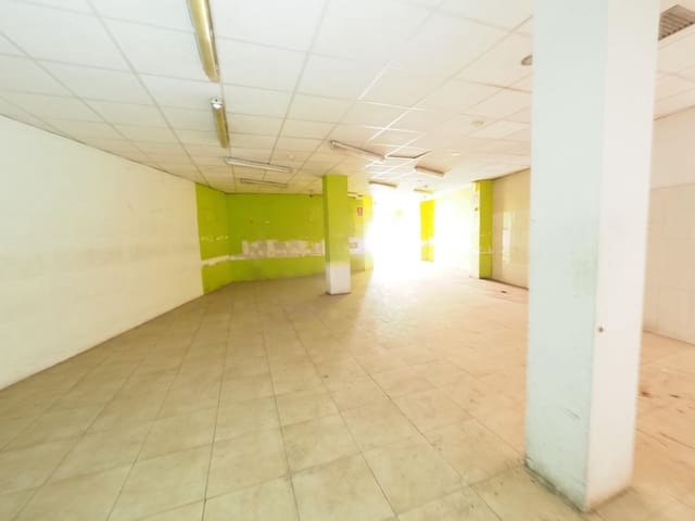 Commercial for sale in Manresa - € 151,000 (Ref: 9936373)