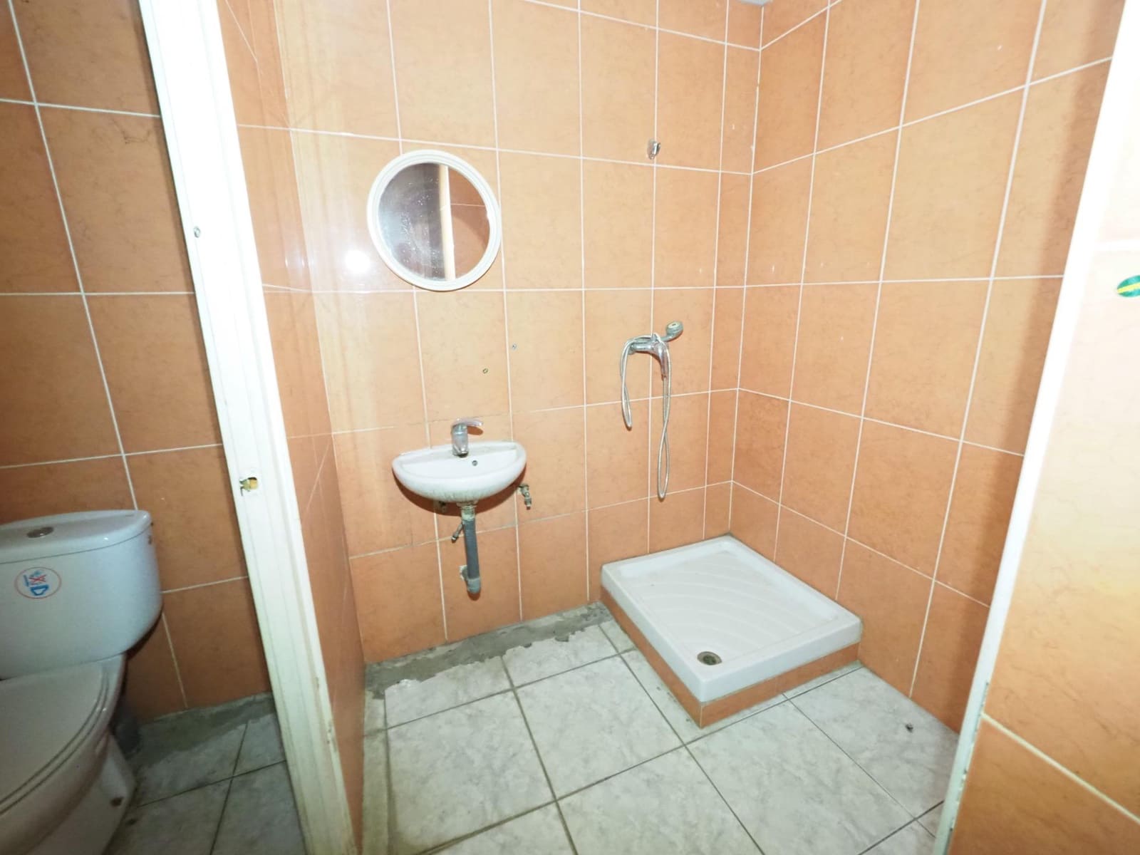Commercial for sale in Manresa - € 151,000 (Ref: 9936373)