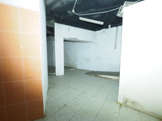 Commercial for sale in Manresa - € 151,000 (Ref: 9936373)