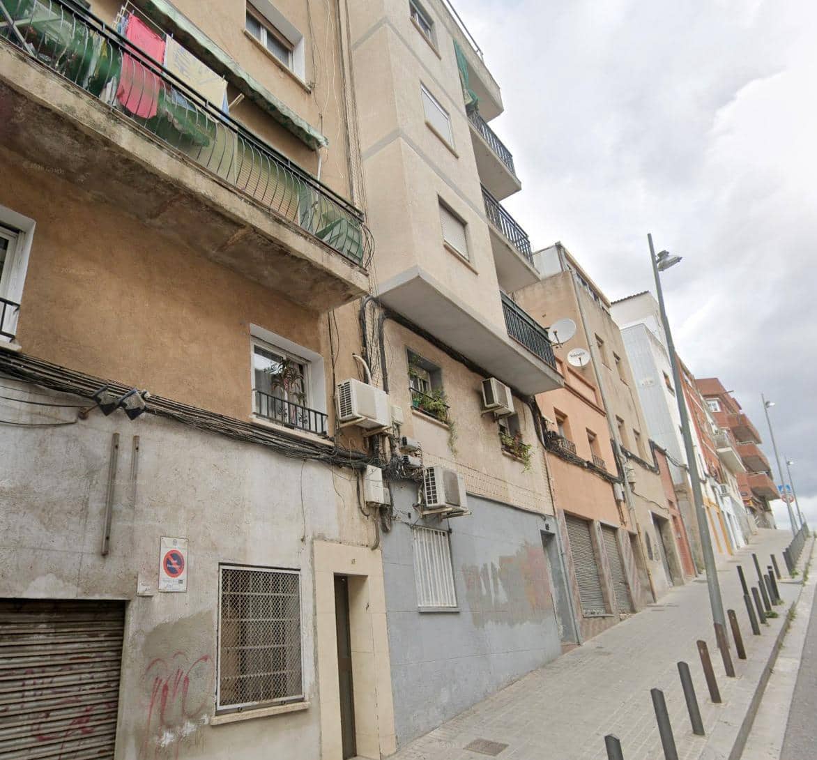 3 chambre Appartement à vendre à Badalona - 69 000 € (Ref: 9936375)