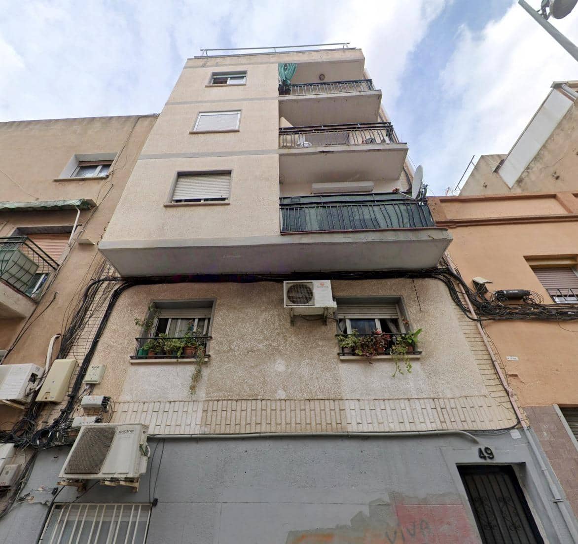 3 chambre Appartement à vendre à Badalona - 69 000 € (Ref: 9936375)