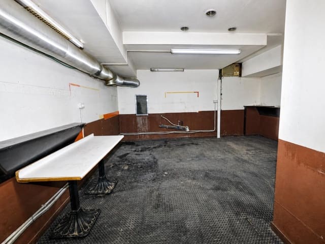 Commercial for sale in Manresa - € 88,000 (Ref: 9936376)