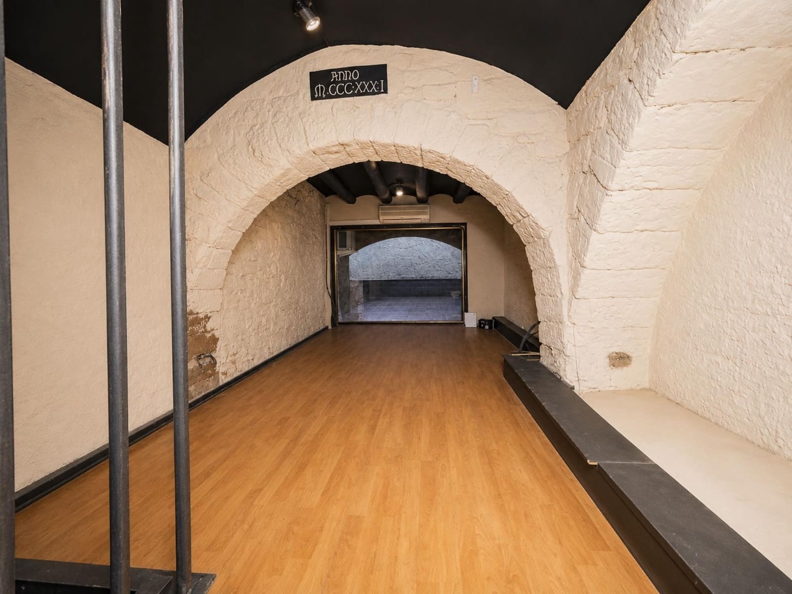 Commercial for sale in Manresa - € 88,000 (Ref: 9936376)