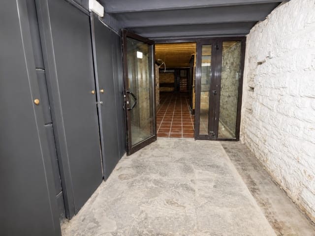 Commercial for sale in Manresa - € 88,000 (Ref: 9936376)