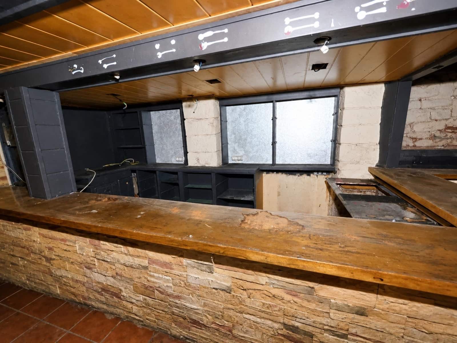 Commercial for sale in Manresa - € 88,000 (Ref: 9936376)