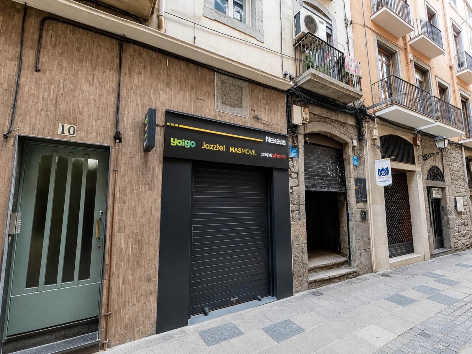Commercial for sale in Manresa - € 88,000 (Ref: 9936376)