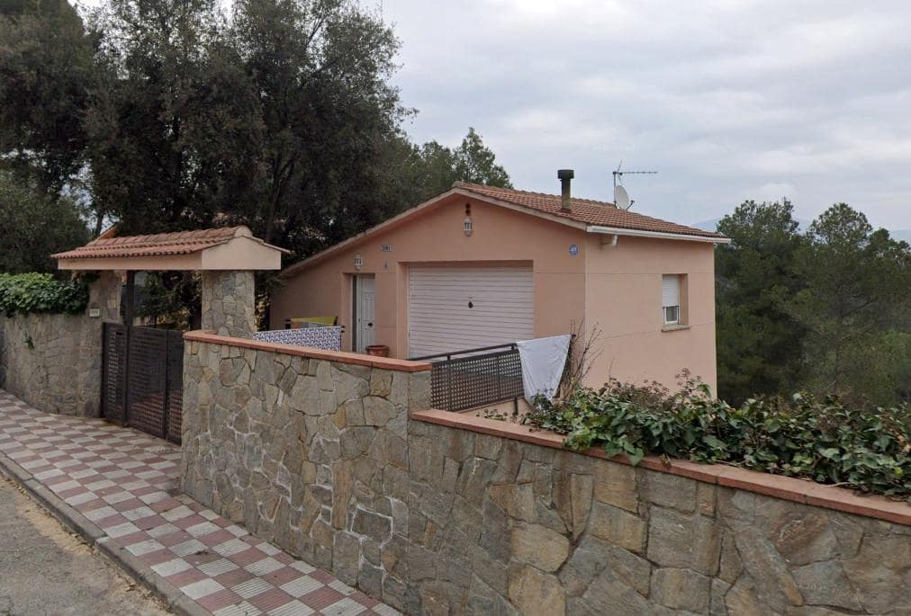 5 Zimmer Villa zu verkaufen in Esparreguera mit Pool Garage - 307.000 € (Ref: 9936377)