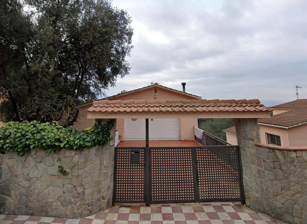 5 Zimmer Villa zu verkaufen in Esparreguera mit Pool Garage - 307.000 € (Ref: 9936377)