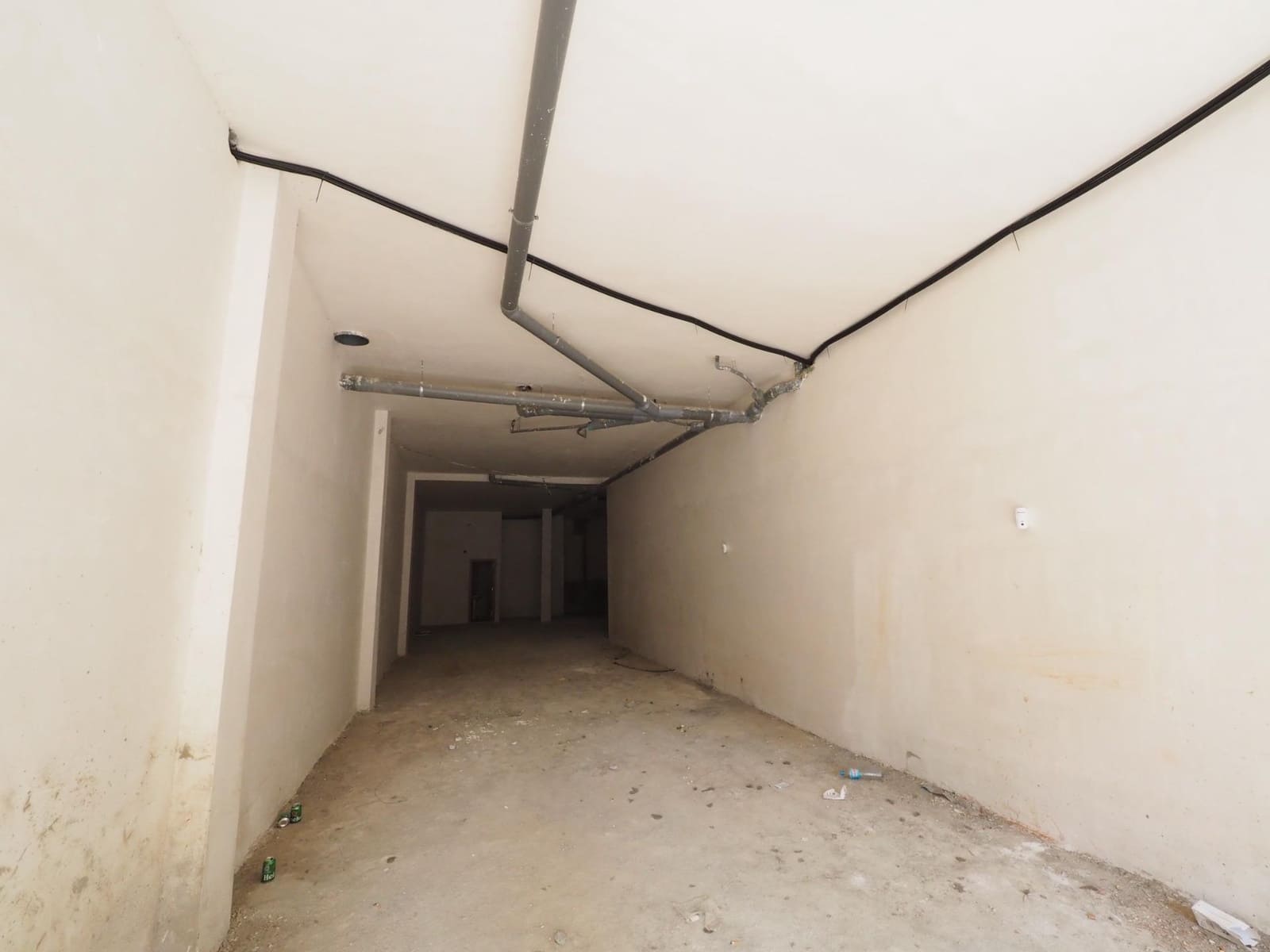 Commercial for sale in Terrassa - € 123,000 (Ref: 9944145)