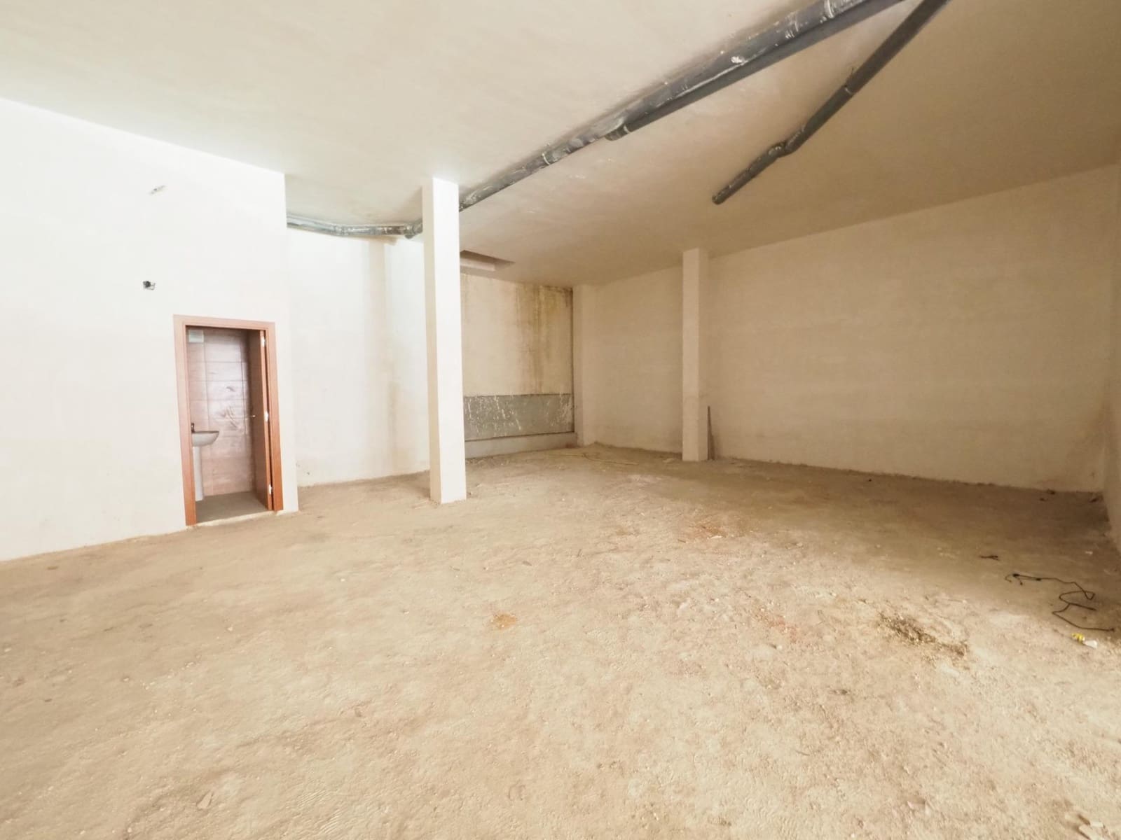Commercial for sale in Terrassa - € 123,000 (Ref: 9944145)