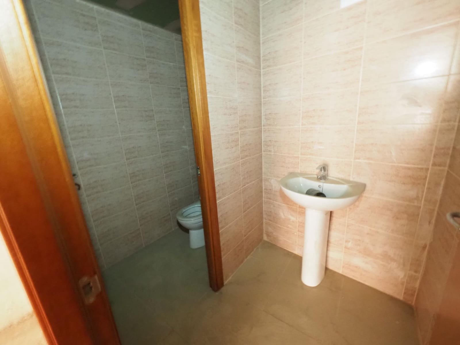 Commercial for sale in Terrassa - € 123,000 (Ref: 9944145)