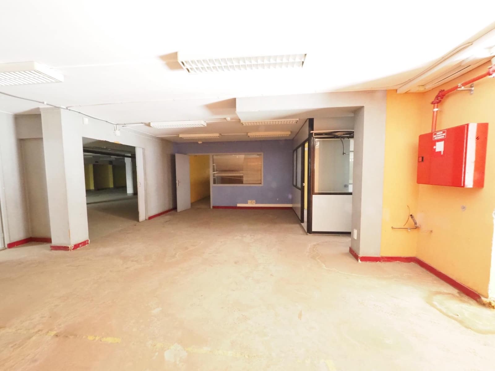 Commercial for sale in Rubi - € 210,000 (Ref: 9944146)