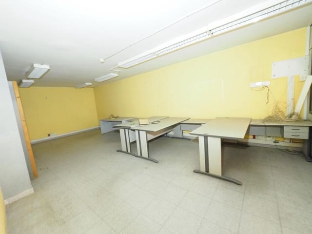 Commercial for sale in Rubí - € 210,000 (Ref: 9944146)