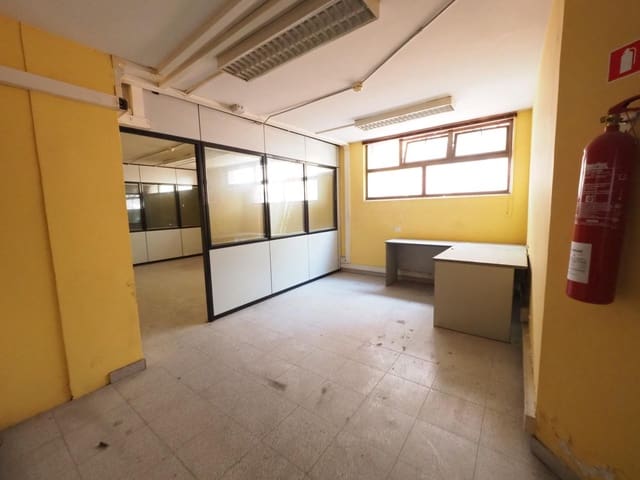Commercial for sale in Rubí - € 210,000 (Ref: 9944146)