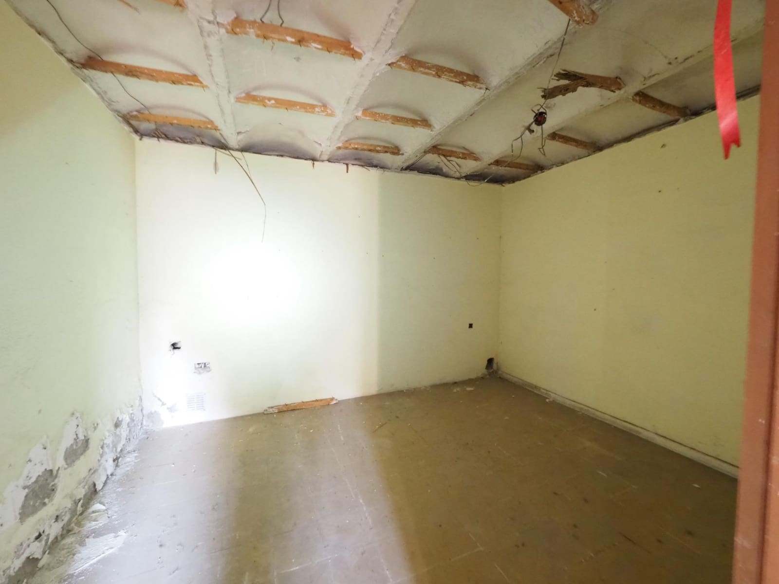 3 bedroom Commercial for sale in Sant Joan de Vilatorrada - € 49,000 (Ref: 9944147)