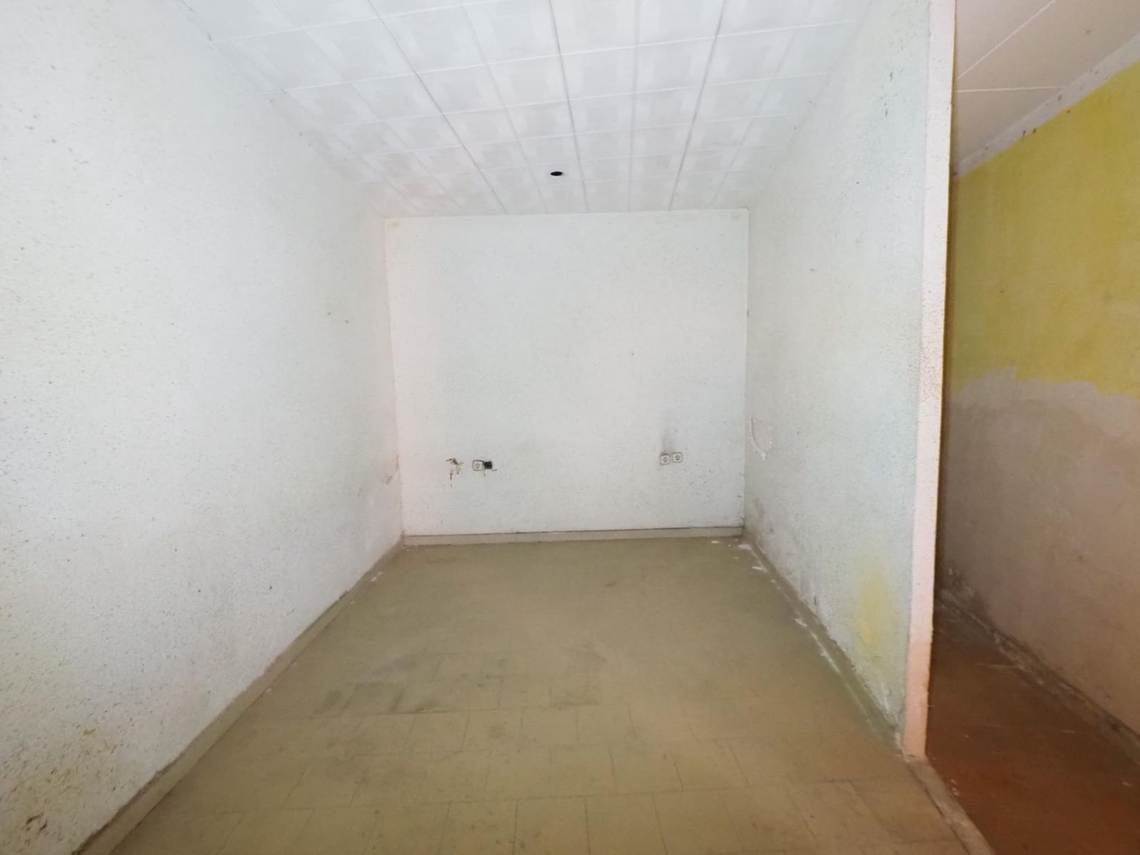 3 bedroom Commercial for sale in Sant Joan de Vilatorrada - € 49,000 (Ref: 9944147)