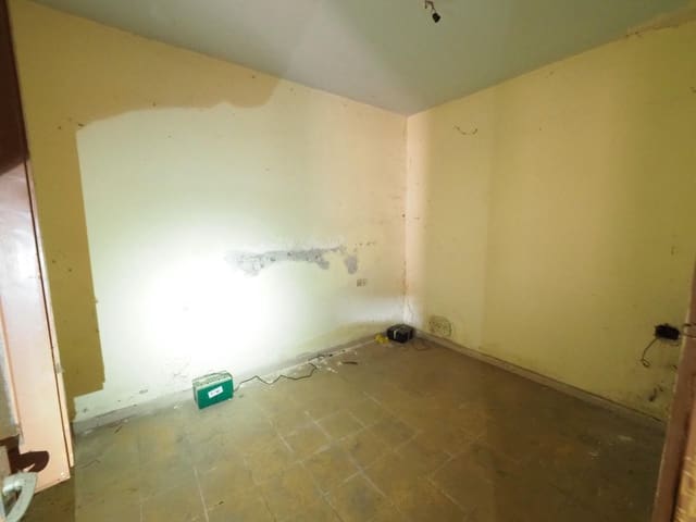 3 bedroom Commercial for sale in Sant Joan de Vilatorrada - € 49,000 (Ref: 9944147)