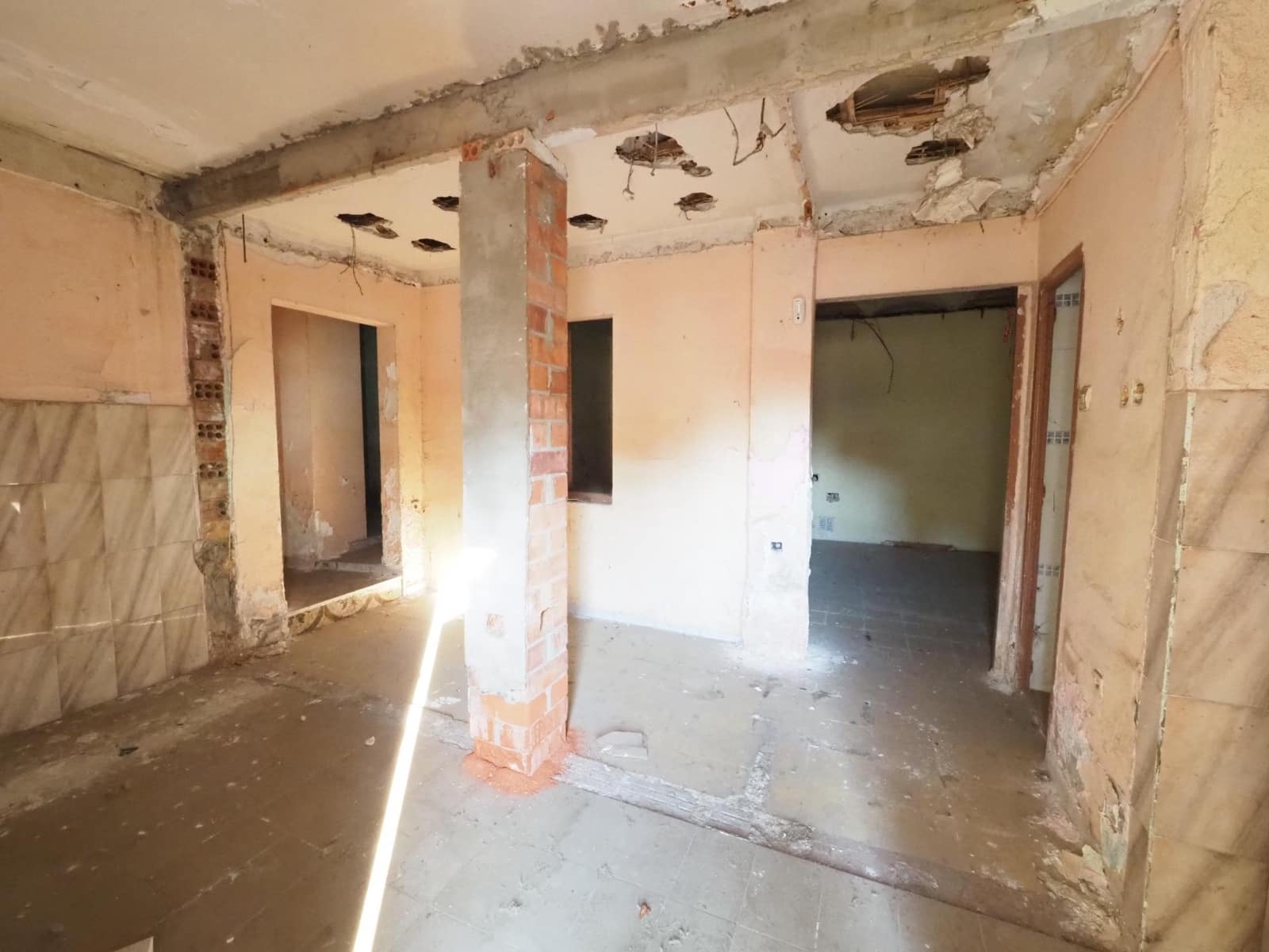 3 bedroom Commercial for sale in Sant Joan de Vilatorrada - € 49,000 (Ref: 9944147)