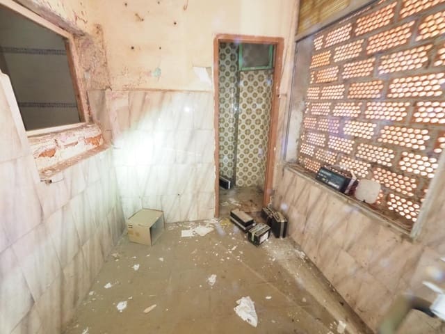 3 bedroom Commercial for sale in Sant Joan de Vilatorrada - € 49,000 (Ref: 9944147)