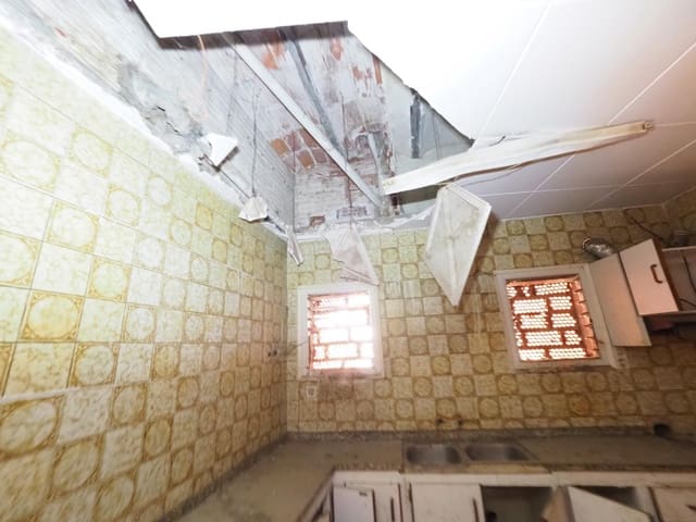 3 bedroom Commercial for sale in Sant Joan de Vilatorrada - € 49,000 (Ref: 9944147)