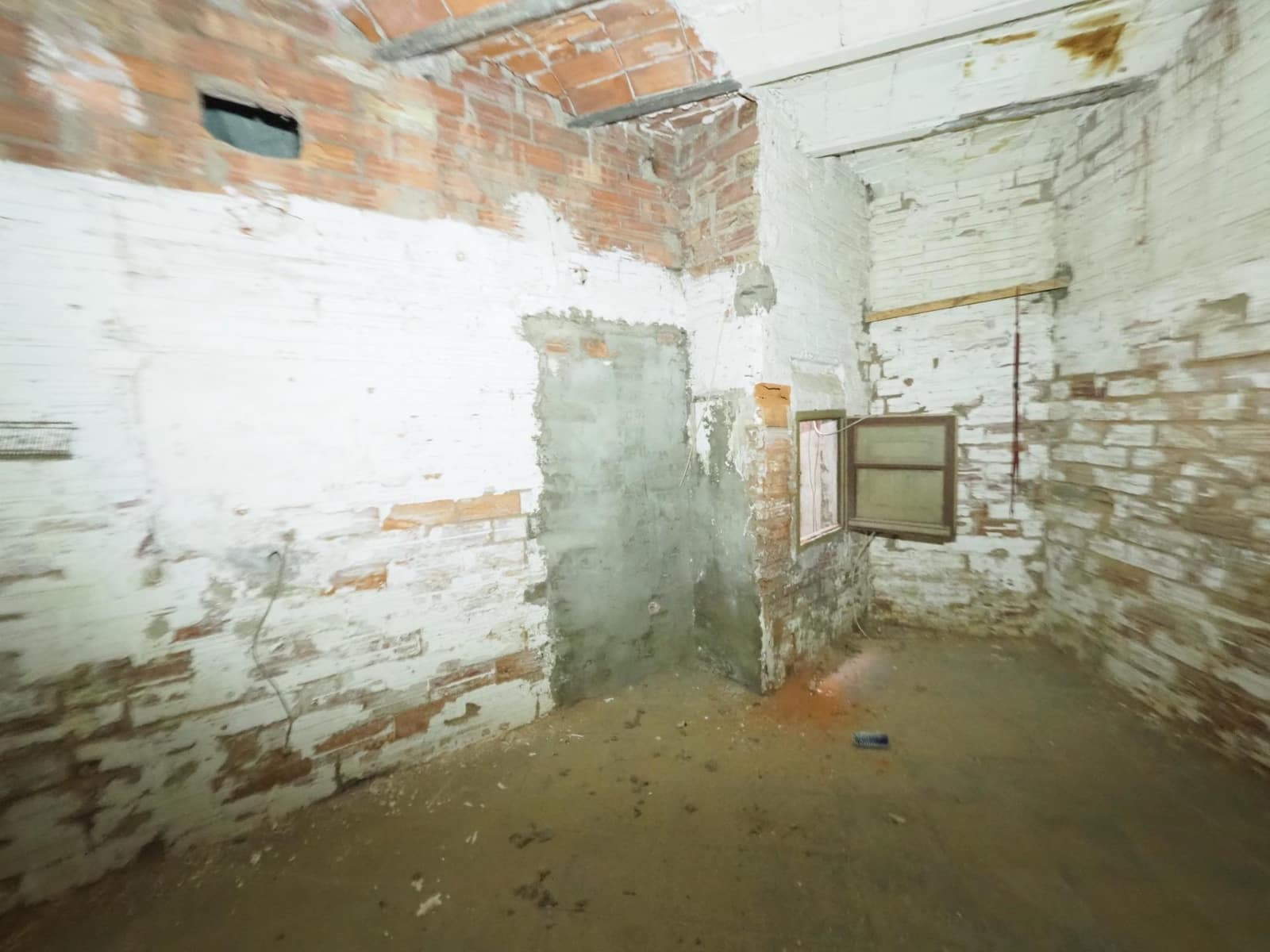 3 bedroom Commercial for sale in Sant Joan de Vilatorrada - € 49,000 (Ref: 9944147)
