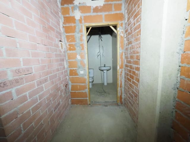 Erhverv til salg i Cerdanyola del Vallès - € 98.000 (Ref: 9944149)