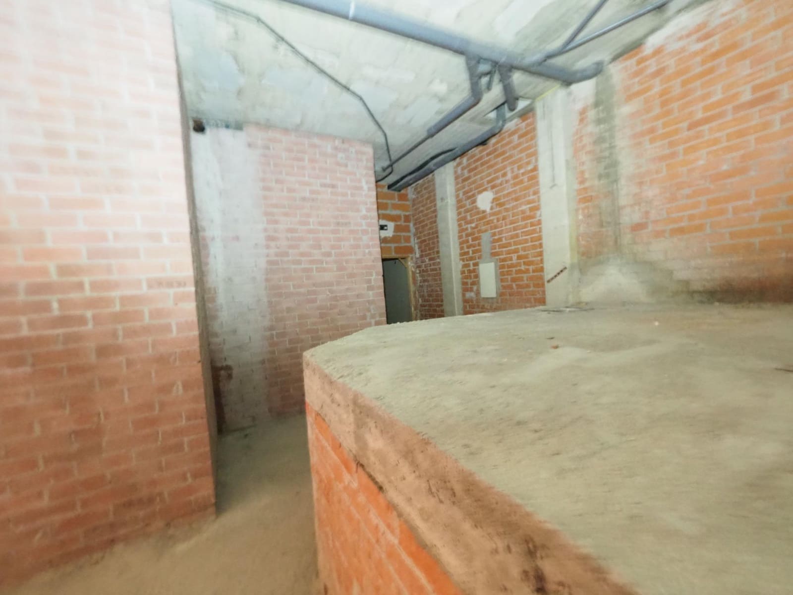 Commercial for sale in Cerdanyola del Valles - € 98,000 (Ref: 9944149)