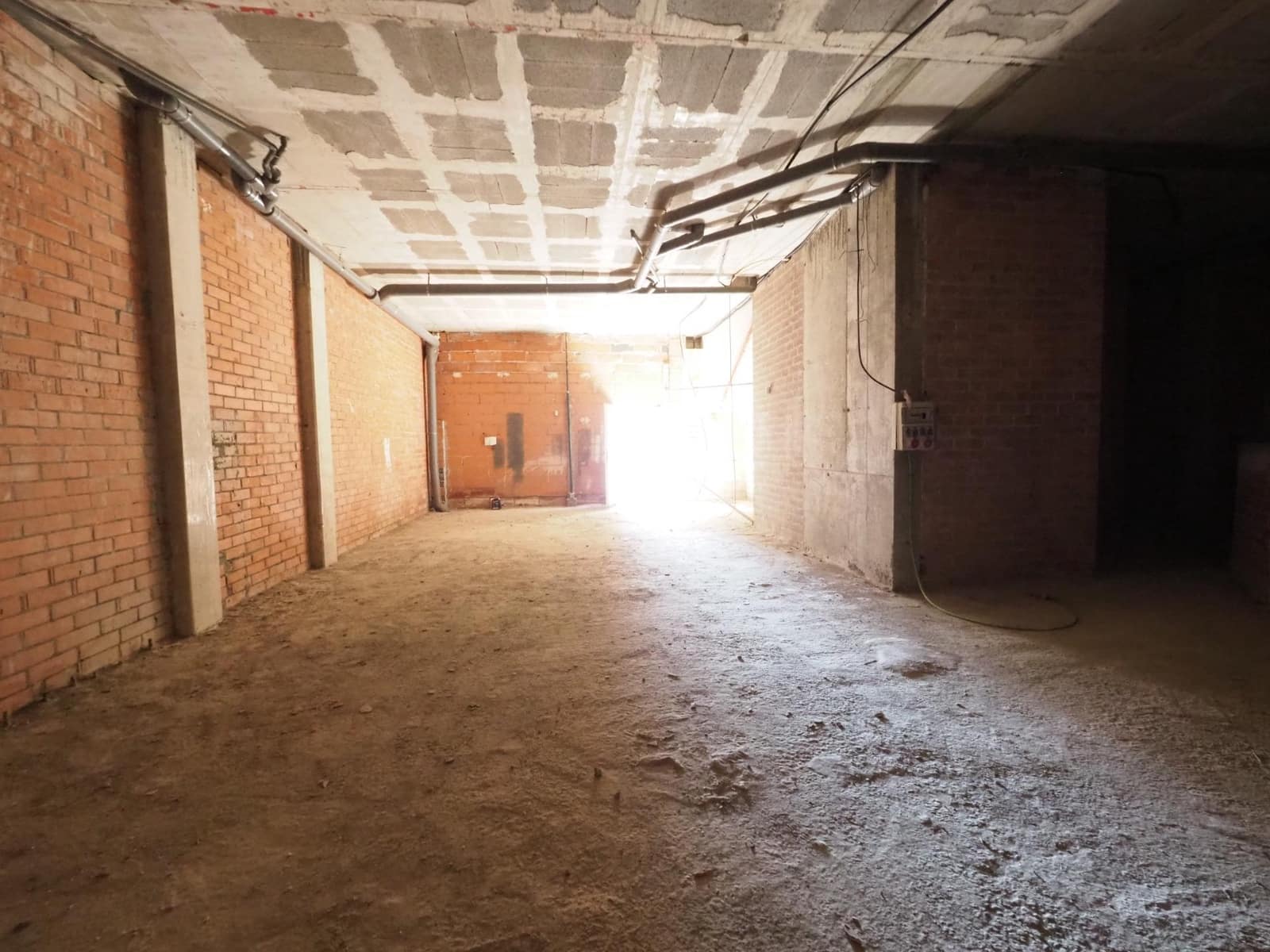 Commercial for sale in Cerdanyola del Valles - € 98,000 (Ref: 9944149)