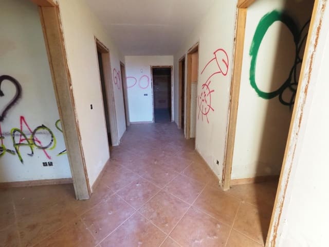 3 soverom Villa til salgs i Tordera med garasje - € 180 000 (Ref: 9944150)