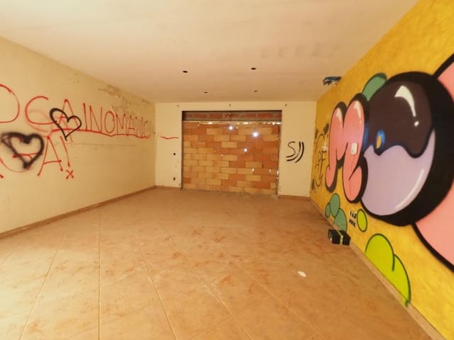 3 soverom Villa til salgs i Tordera med garasje - € 180 000 (Ref: 9944150)