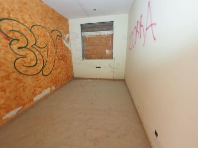 3 soverom Villa til salgs i Tordera med garasje - € 180 000 (Ref: 9944150)