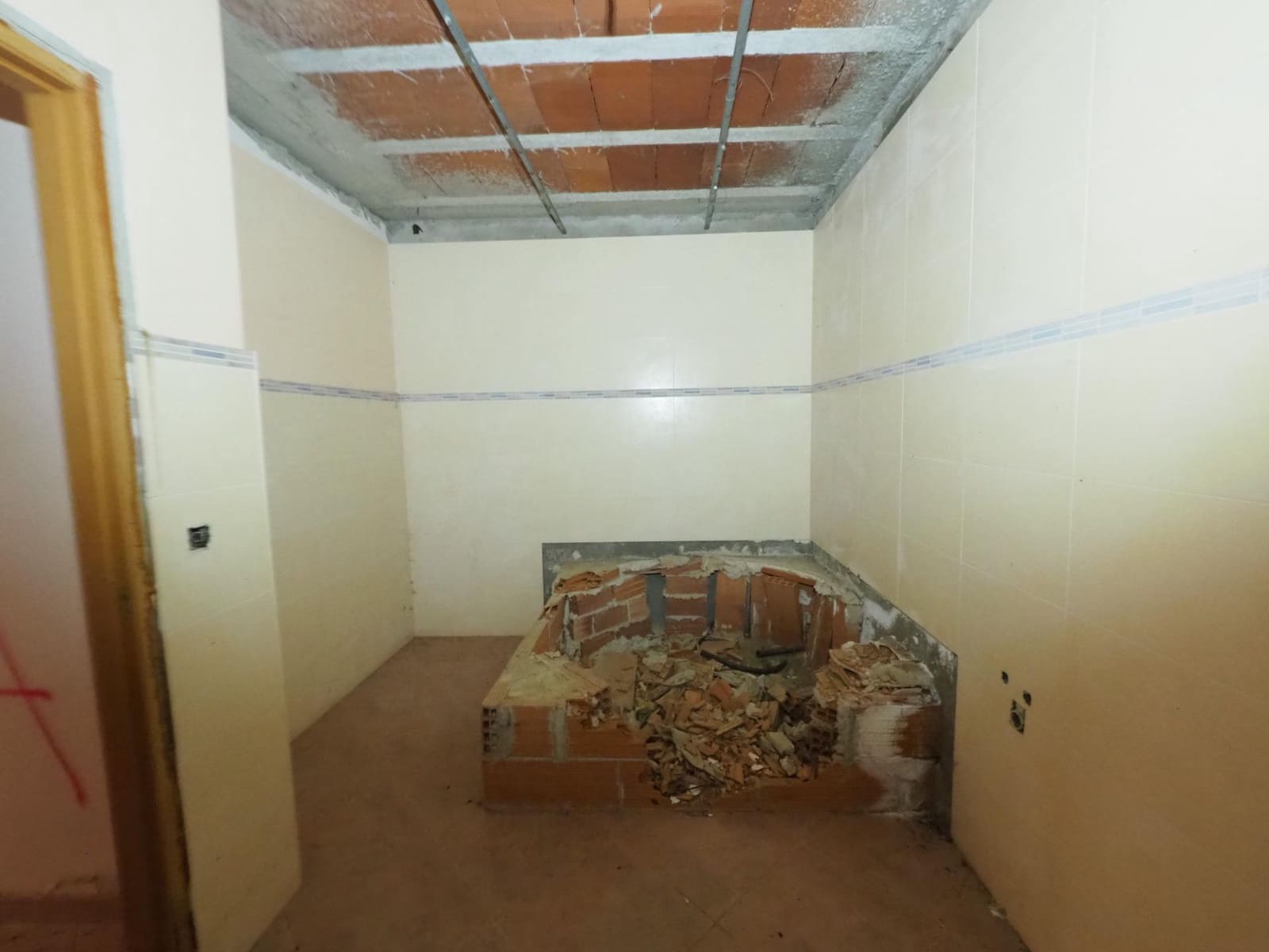 3 soverom Villa til salgs i Tordera med garasje - € 180 000 (Ref: 9944150)