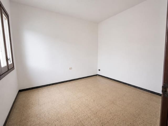 3 slaapkamer Flat te koop in Terrassa - € 125.000 (Ref: 9947890)