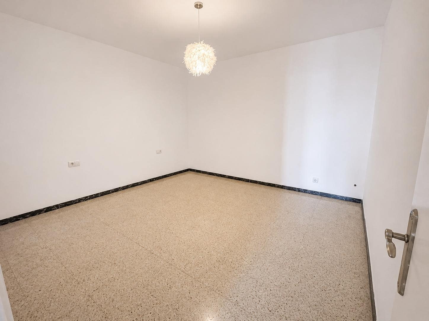 3 slaapkamer Flat te koop in Terrassa - € 125.000 (Ref: 9947890)