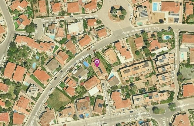 5 bedroom Villa for sale in Torredembarra with pool garage - € 550,000 (Ref: 9947892)