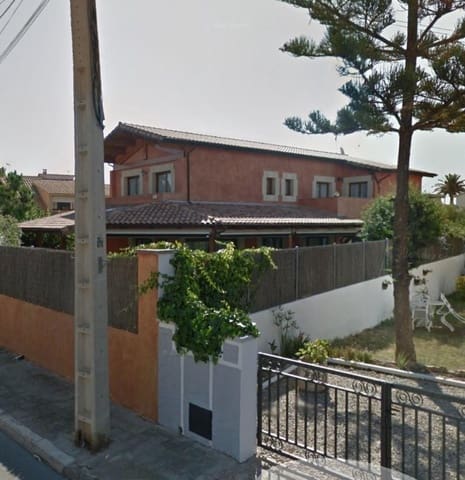 5 soveværelse Villa til salg i Torredembarra med swimmingpool garage - € 550.000 (Ref: 9947892)