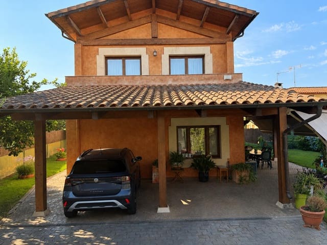 5 soveværelse Villa til salg i Torredembarra med swimmingpool garage - € 550.000 (Ref: 9947892)