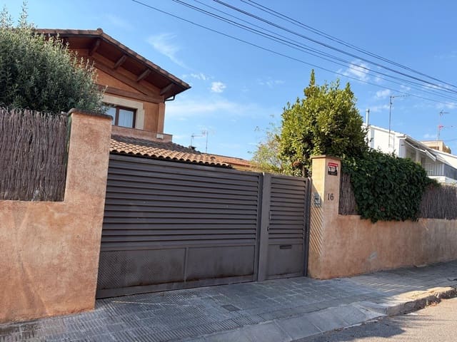 5 soveværelse Villa til salg i Torredembarra med swimmingpool garage - € 550.000 (Ref: 9947892)