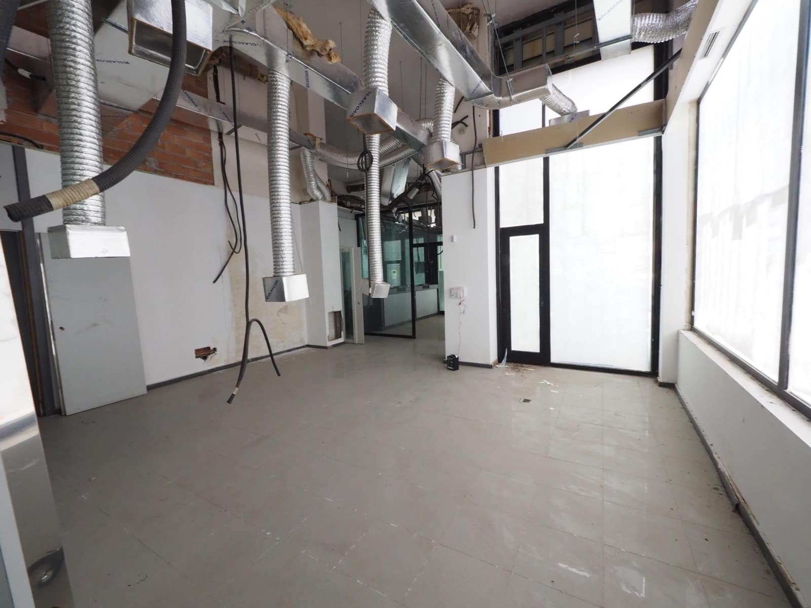 Kommersiell till salu i Terrassa - 47 000 € (Ref: 9952600)
