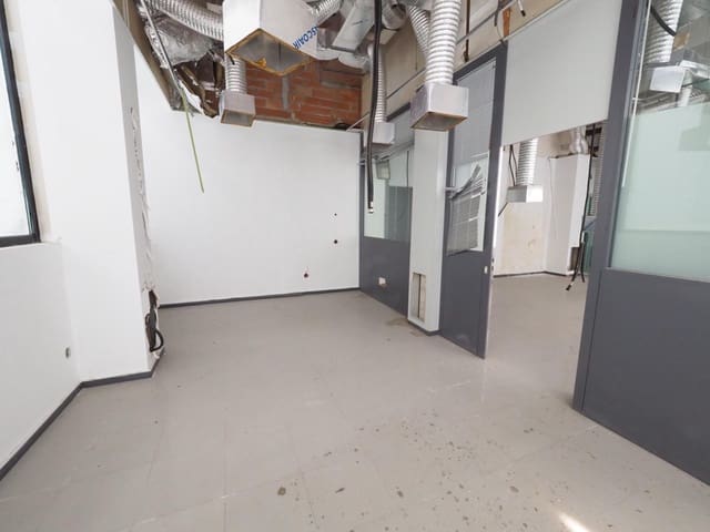 Kommersiell till salu i Terrassa - 47 000 € (Ref: 9952600)