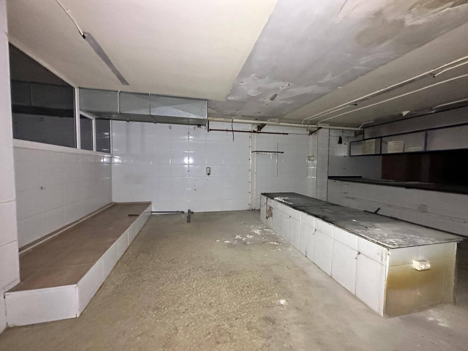 Commercial for sale in Cerdanyola del Valles - € 206,000 (Ref: 9954213)