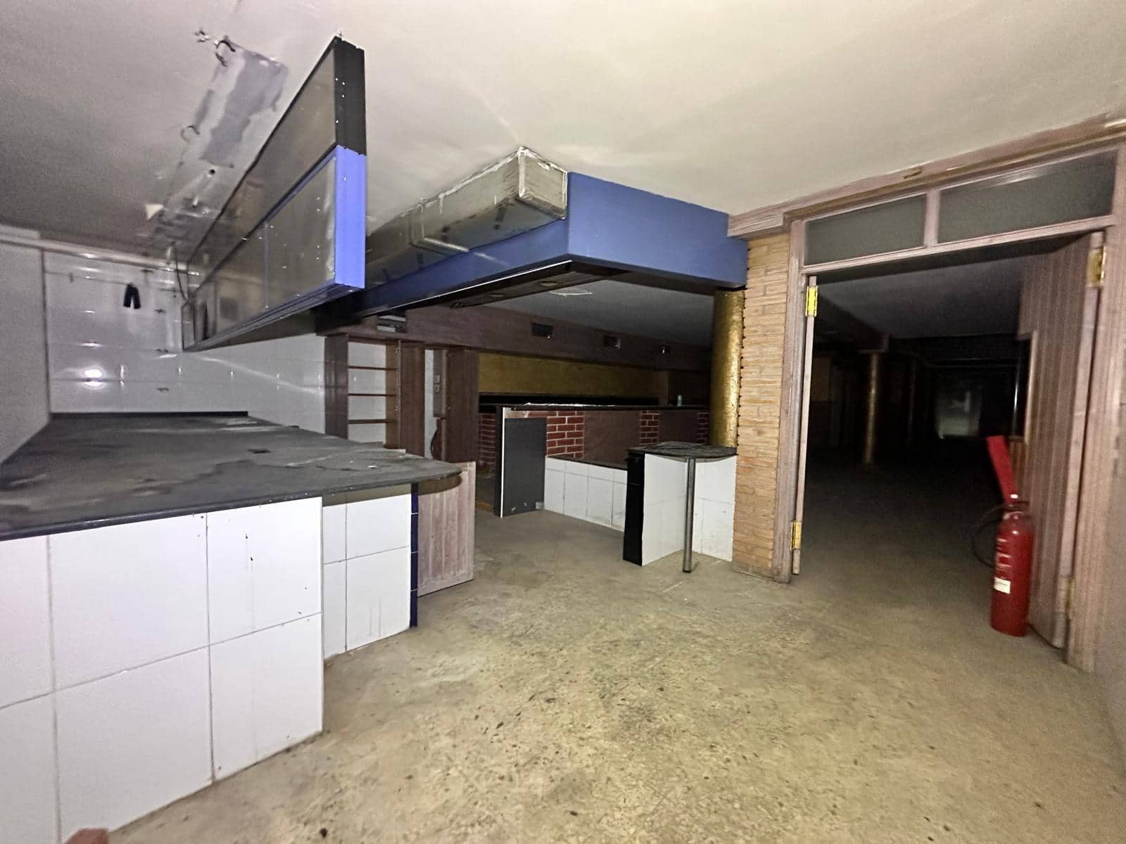 Commercial for sale in Cerdanyola del Valles - € 206,000 (Ref: 9954213)