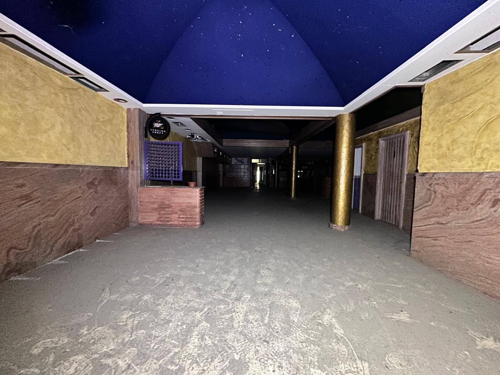 Commercial for sale in Cerdanyola del Valles - € 206,000 (Ref: 9954213)