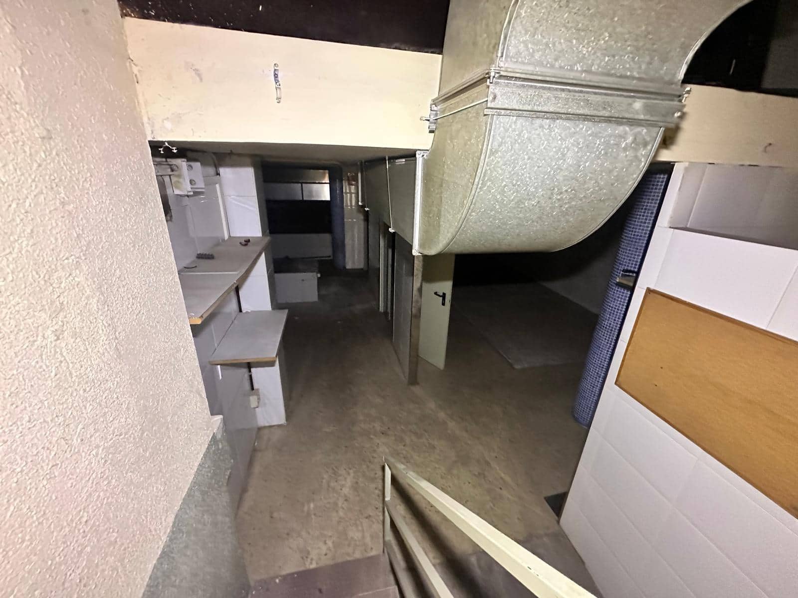 Commercial for sale in Cerdanyola del Valles - € 206,000 (Ref: 9954213)