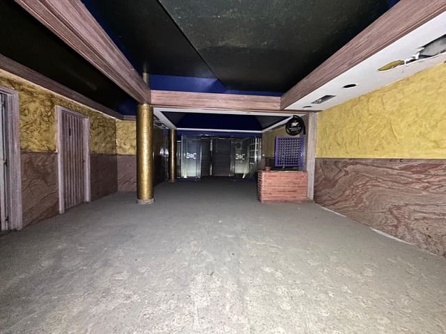 Kaupallinen myytävänä paikassa Cerdanyola del Vallès - 206 000 € (Ref: 9954213)
