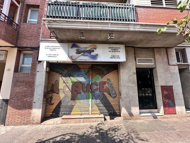 Kaupallinen myytävänä paikassa Cerdanyola del Vallès - 206 000 € (Ref: 9954213)