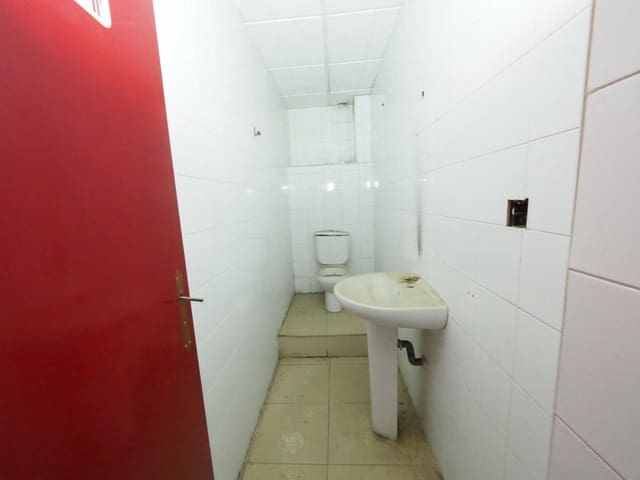 Commercial for sale in Olesa de Montserrat - € 69,000 (Ref: 9957955)